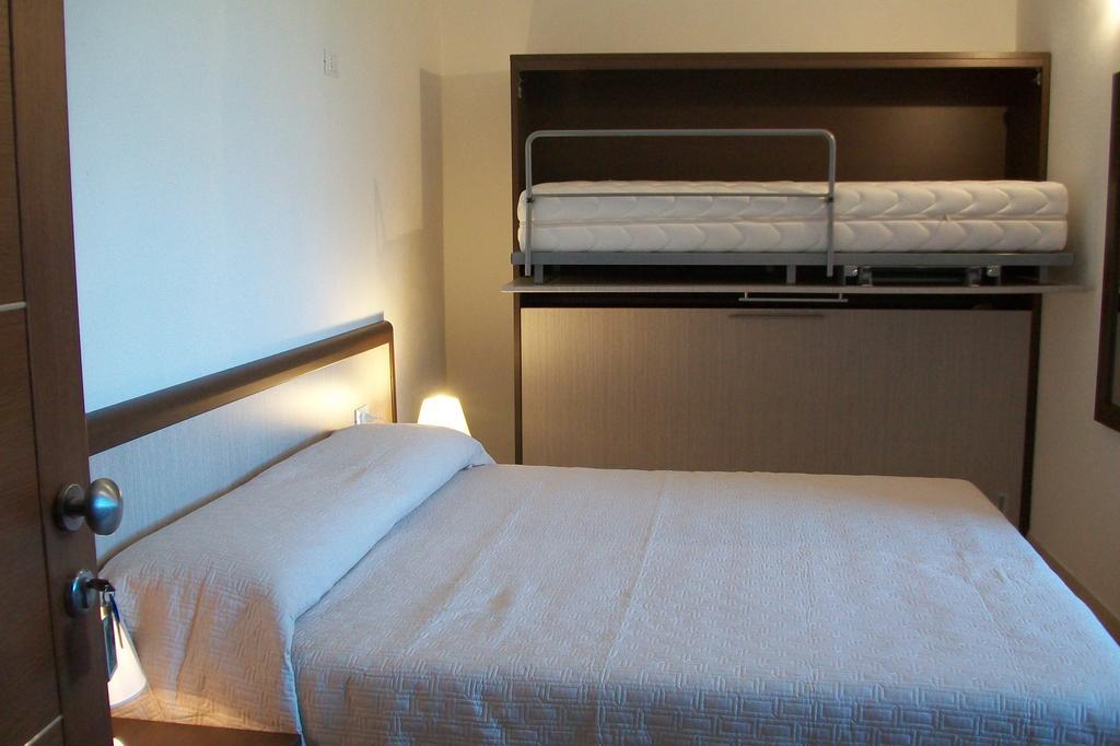 Bed and Breakfast Domo - Guest-House Il Nespolo Fiorito Orosei Exterior foto