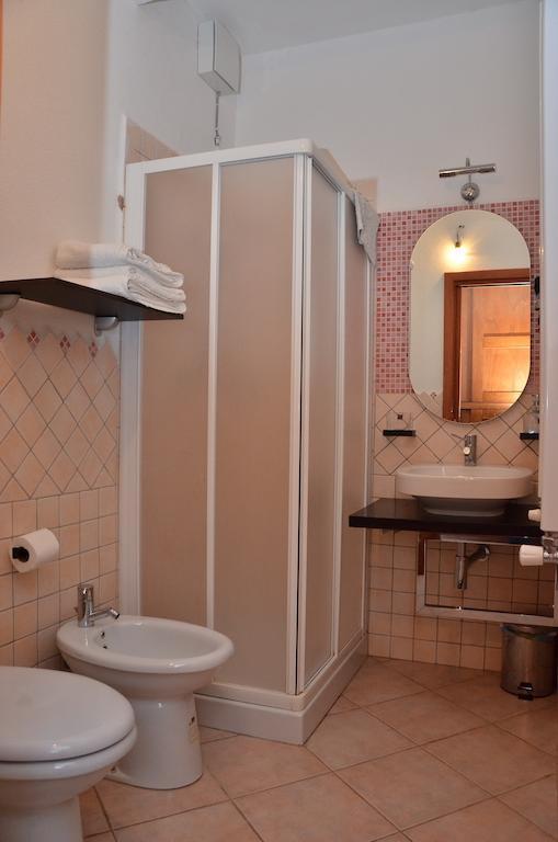 Bed and Breakfast Domo - Guest-House Il Nespolo Fiorito Orosei Exterior foto
