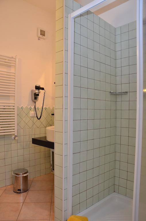 Bed and Breakfast Domo - Guest-House Il Nespolo Fiorito Orosei Zimmer foto