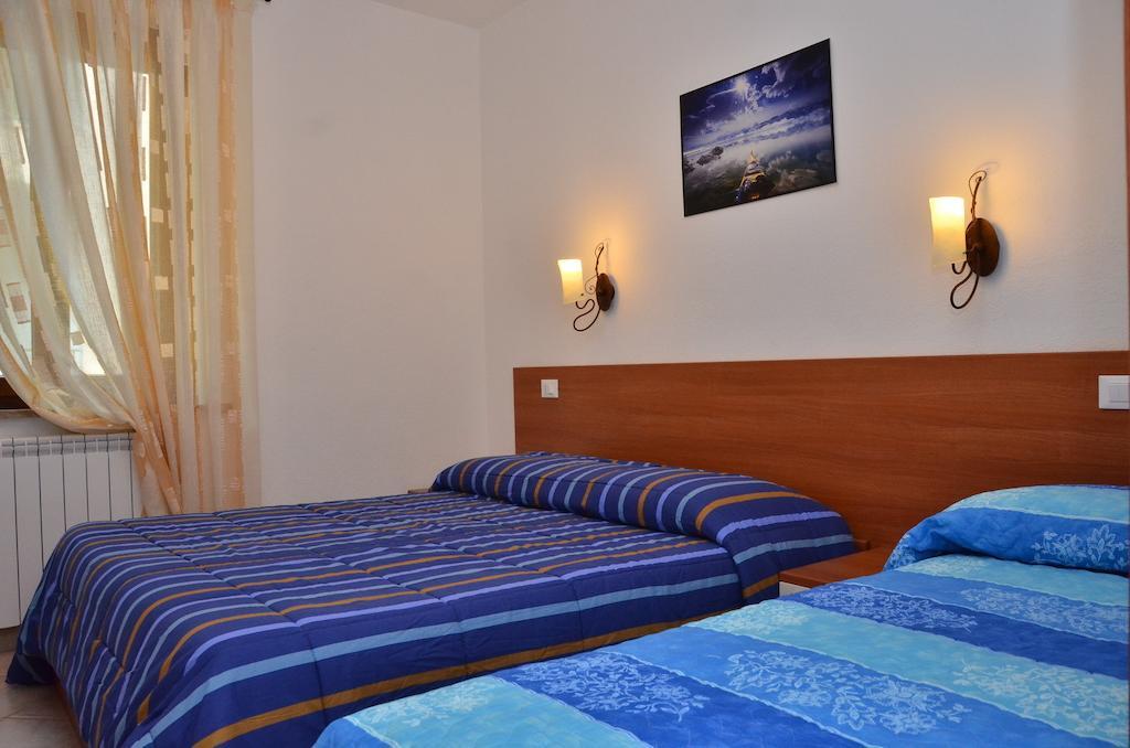 Bed and Breakfast Domo - Guest-House Il Nespolo Fiorito Orosei Exterior foto
