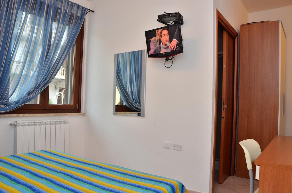Bed and Breakfast Domo - Guest-House Il Nespolo Fiorito Orosei Exterior foto