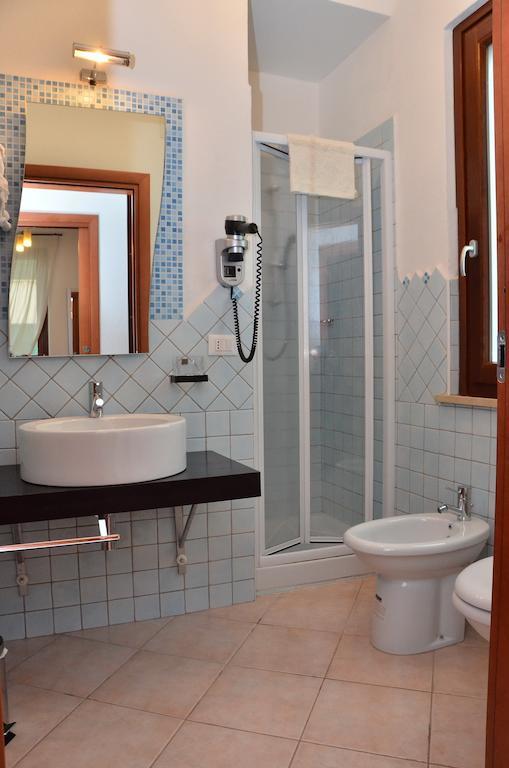 Bed and Breakfast Domo - Guest-House Il Nespolo Fiorito Orosei Exterior foto